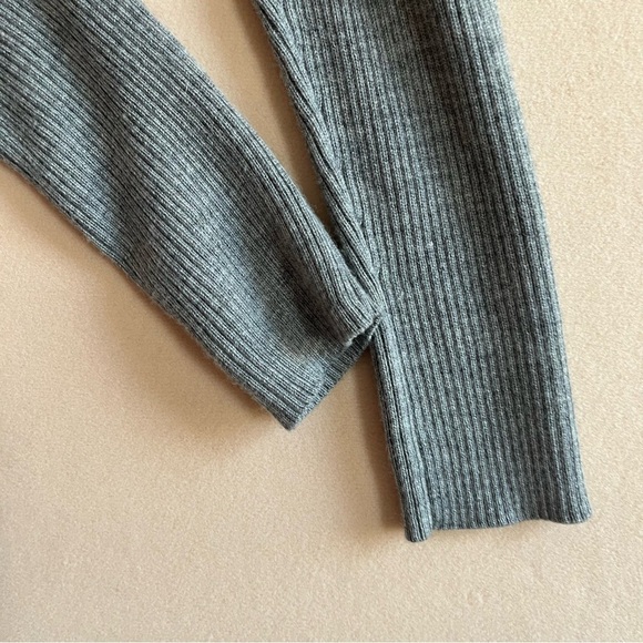 Trina‎ Turk 100% Merino Wool Ribbed Puff Sleeve Cardigan size XS - Picture 6 of 12